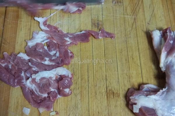 孜然羊肉的做法图解1