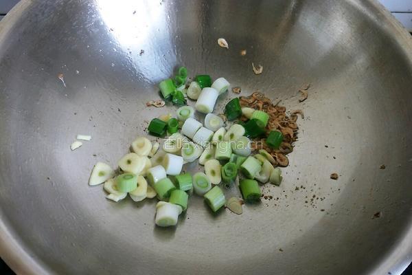 咖喱土豆鸡蛋面的做法图解4