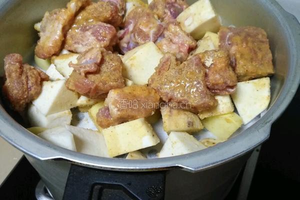 土豆蒸芋艿排骨的做法图解7