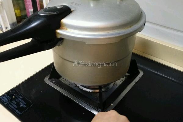 土豆蒸芋艿排骨的做法图解8