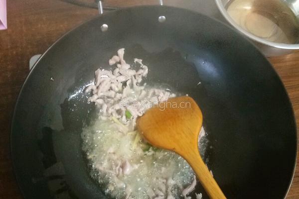 黄豆芽炒韭菜的做法图解2