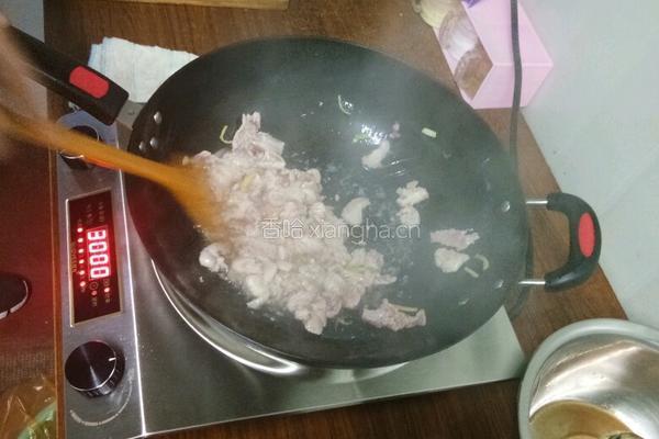 蒜苔炒肉的做法图解2