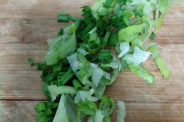 鸡蛋香肠蛋炒饭的做法图解3
