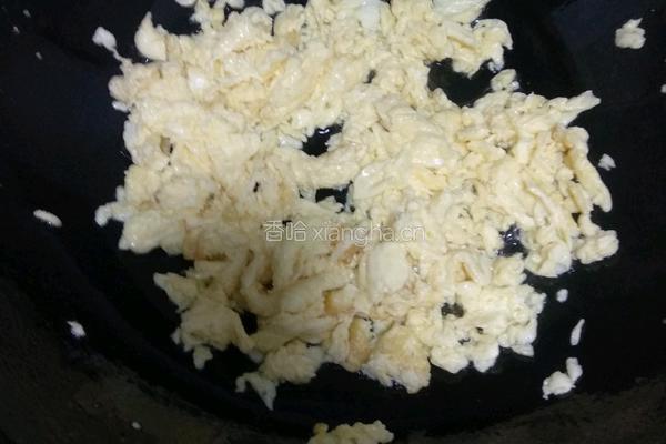鸡蛋香肠蛋炒饭的做法图解5