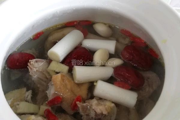 韩式辣鸡土豆汤（韩国辣鸡土豆汤）的做法图解1