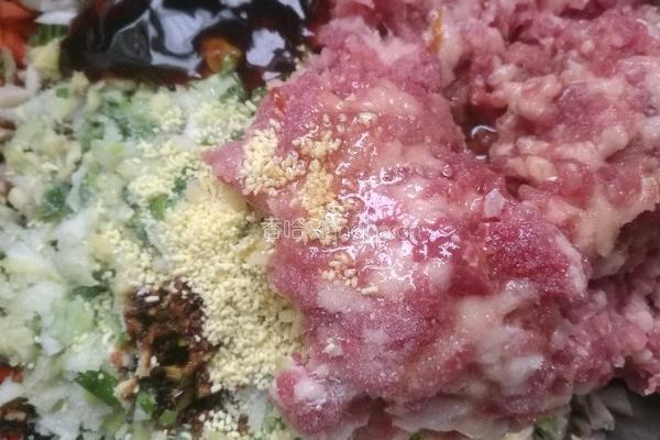猪肉三鲜饺的做法图解6