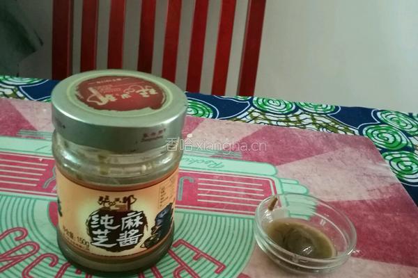 洋葱拌木耳的做法图解3