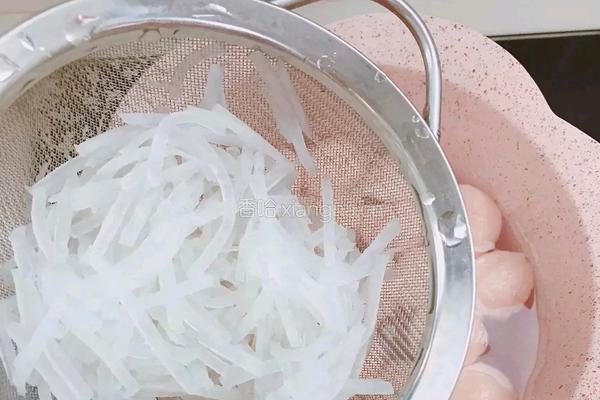 白萝卜虾丸汤的做法图解6