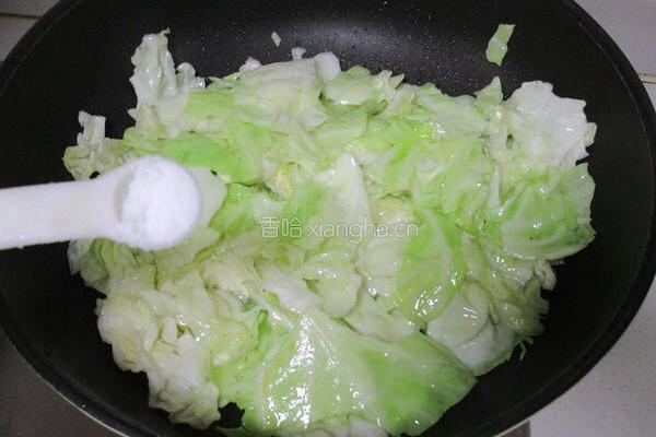 酸辣手撕包菜的做法图解3
