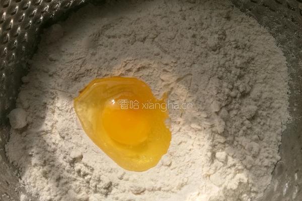 鲫鱼贴饼的做法图解2