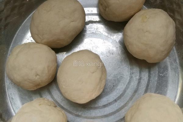 鲫鱼贴饼的做法图解3