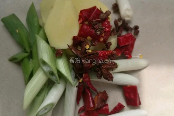 鲫鱼贴饼的做法图解4