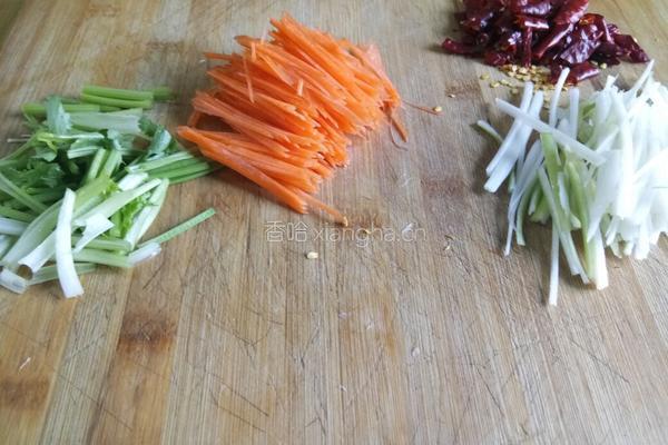 油泼干豆腐丝的做法图解2