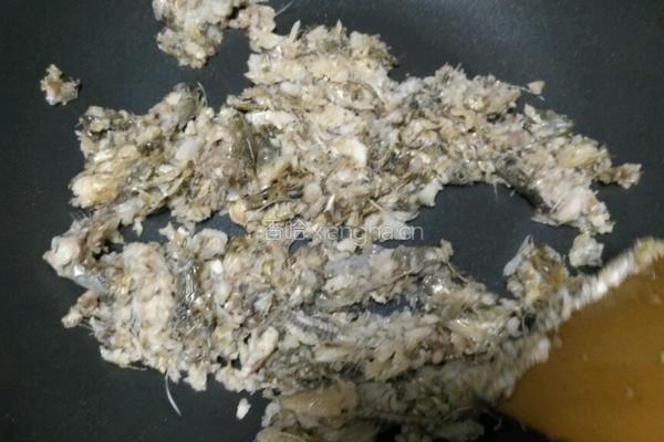 野生鲫鱼汤煮面皮的做法图解5