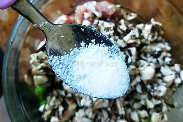 芹菜香菇肉家常水饺的做法图解7