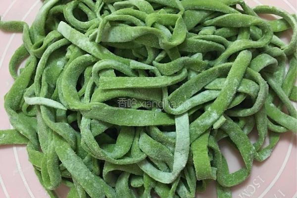 手工菠菜牛肉臊子面的做法图解7