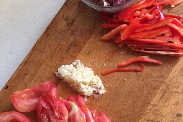 手工菠菜牛肉臊子面的做法图解8