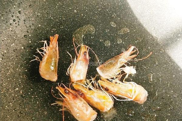 鲜虾杂粮面的做法图解4