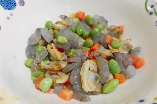 海鲜焖麻食的做法图解1