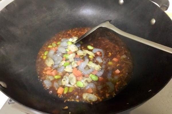 海鲜焖麻食的做法图解7
