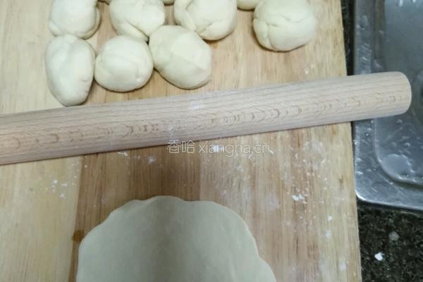白菜胡萝卜鲜肉包的做法图解7