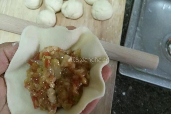白菜胡萝卜鲜肉包的做法图解8