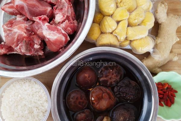 电饭煲骨头粥的做法图解1