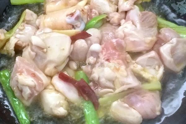 地锅鸡的做法图解4