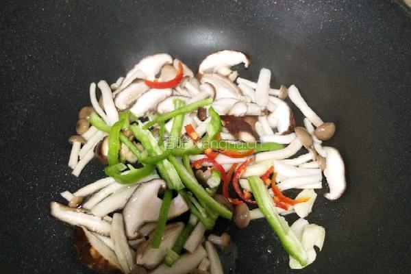 素炒杂菇的做法图解8