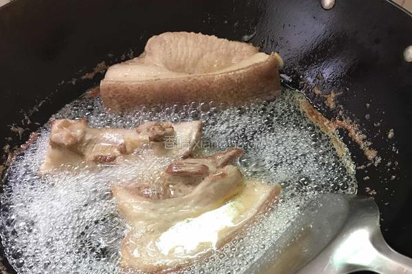 酸菜扣肉的做法图解2