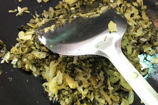 酸菜扣肉的做法图解5