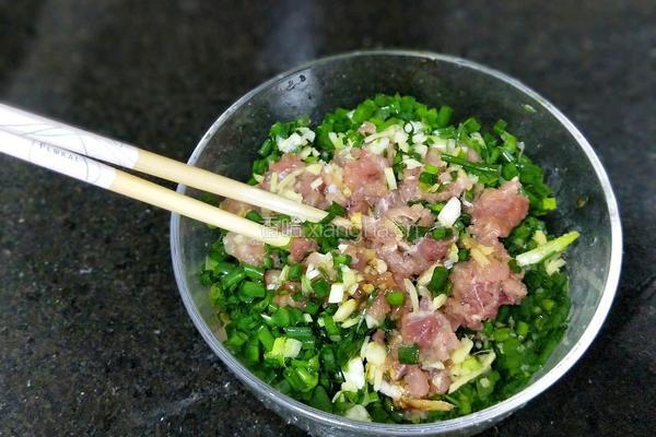 香葱猪肉煎包的做法图解4