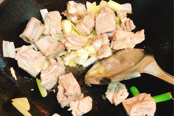 咖喱猪小排蛋包饭的做法图解6