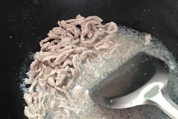 香菇平菇炒肉丝的做法图解2