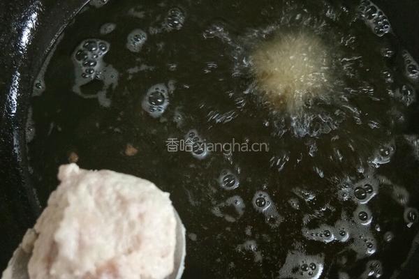 干炸豆腐肉丸子的做法图解2