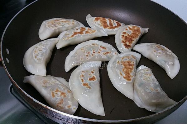 白萝卜猪肉烤饺的做法图解7