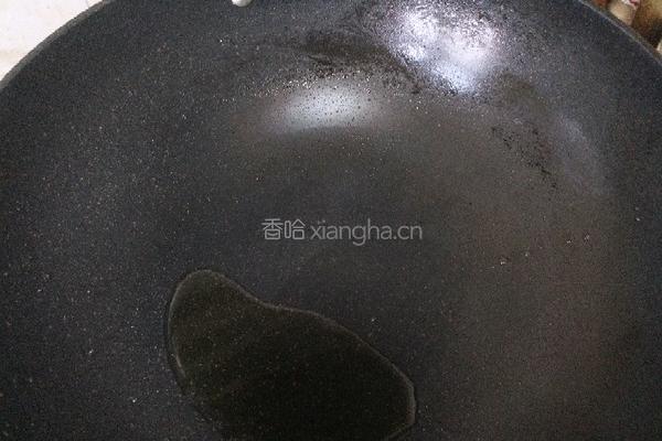 辣椒炒鱿鱼须的做法图解4