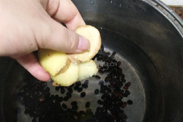 黑豆鲫鱼汤的做法图解10