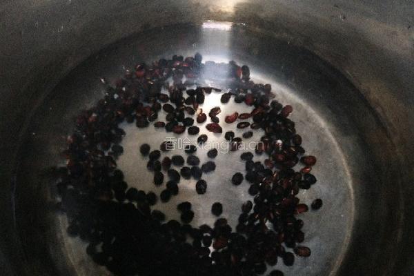 黑豆鲫鱼汤的做法图解9