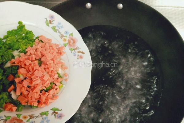 火腿蔬菜汤的做法图解3