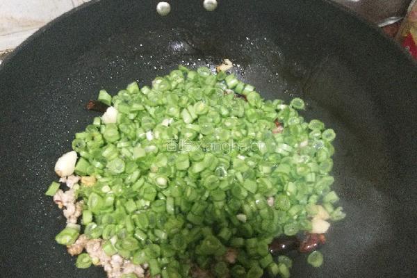 肉末炒四季豆的做法图解7