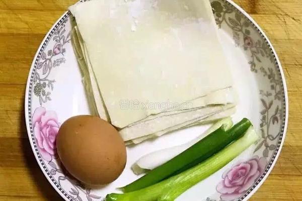 葱油饼的做法图解1