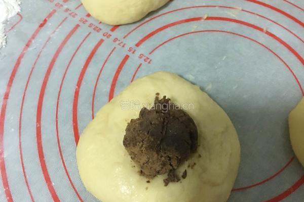 酥粒辫子豆沙面包的做法图解9