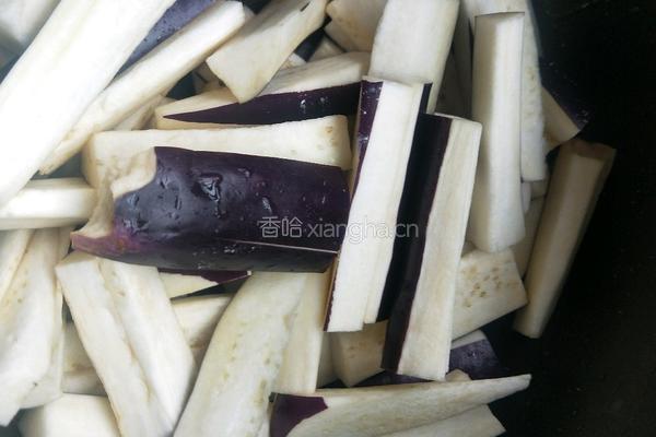 茄子的家常做法的做法图解1