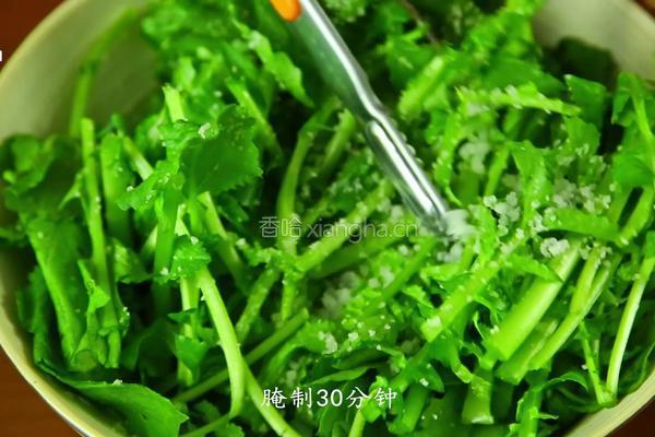 老妈的私房菜——萝卜樱水泡菜的做法图解3