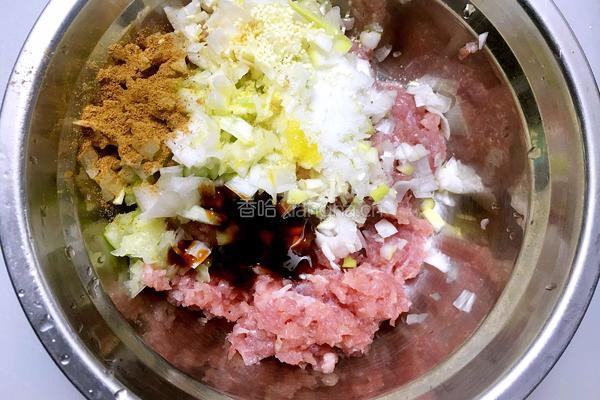 菠菜蒸饺的做法图解2