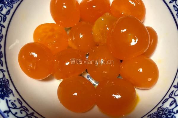 蛋黄大肉粽的做法图解4