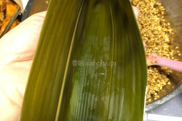 蛋黄大肉粽的做法图解8