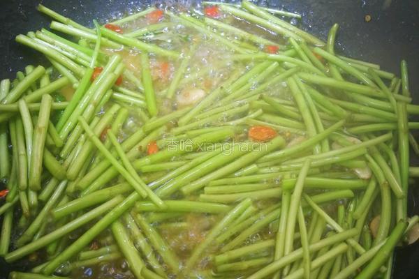 离蒿炒腊肉的做法图解6