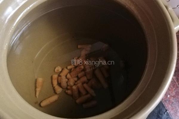 花旗参水鸭汤的做法图解1